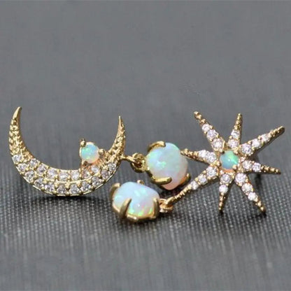 Moon and Star Earrings made of Gold and Opal  | Gold 18k