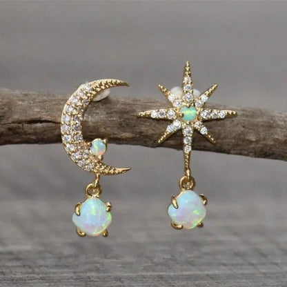 Moon and Star Earrings made of Gold and Opal  | Gold 18k