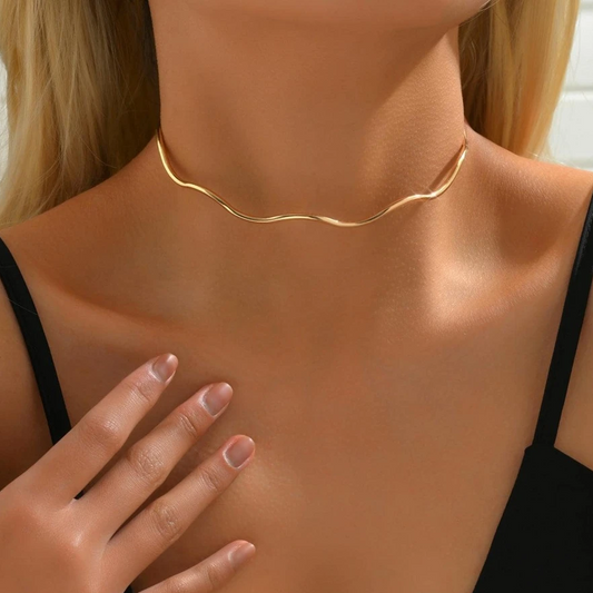 Elegant Thin Golden Necklace